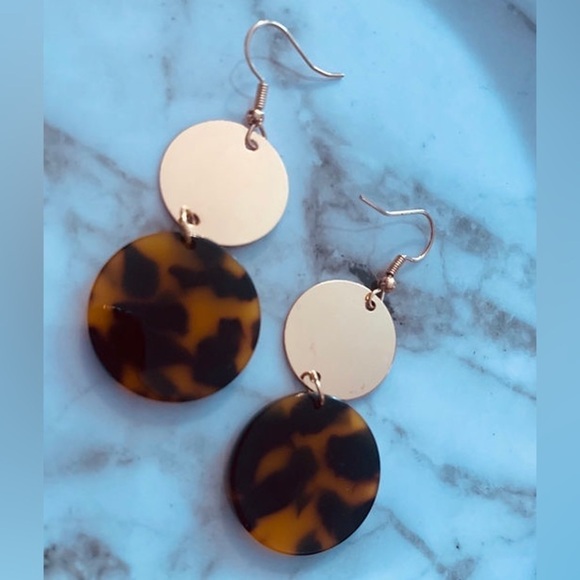 Tortoise/Gold Drop Earrings - Picture 1 of 2